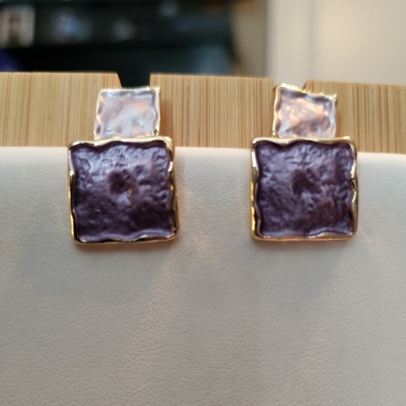π©· 3/$152-piece square necklace & earring set in gold, purple & fuchsia NWOT - Picture 3 of 3